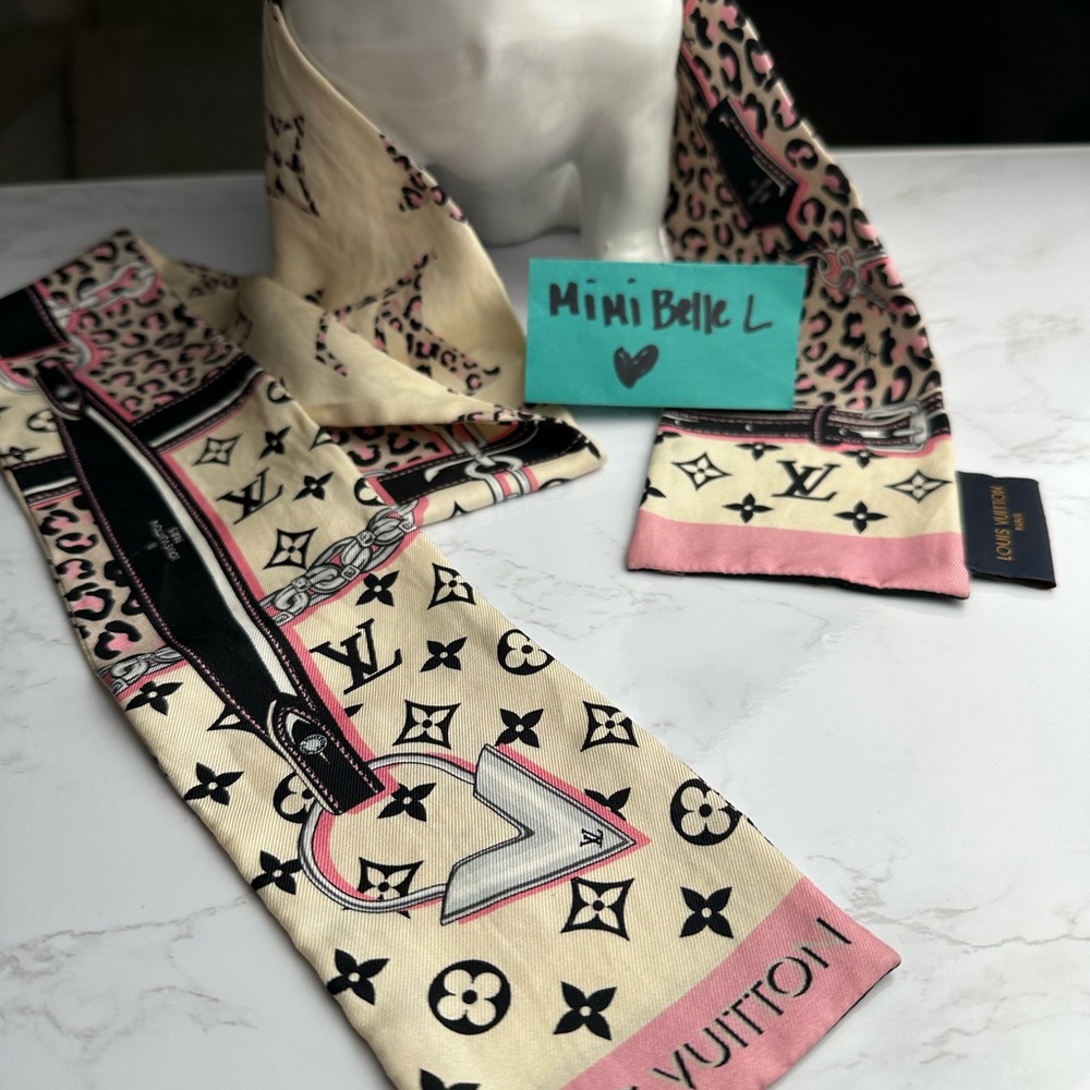Louis Vuitton Bandeau Twilly Monogram Leopard Pink Cream Silk Scarf